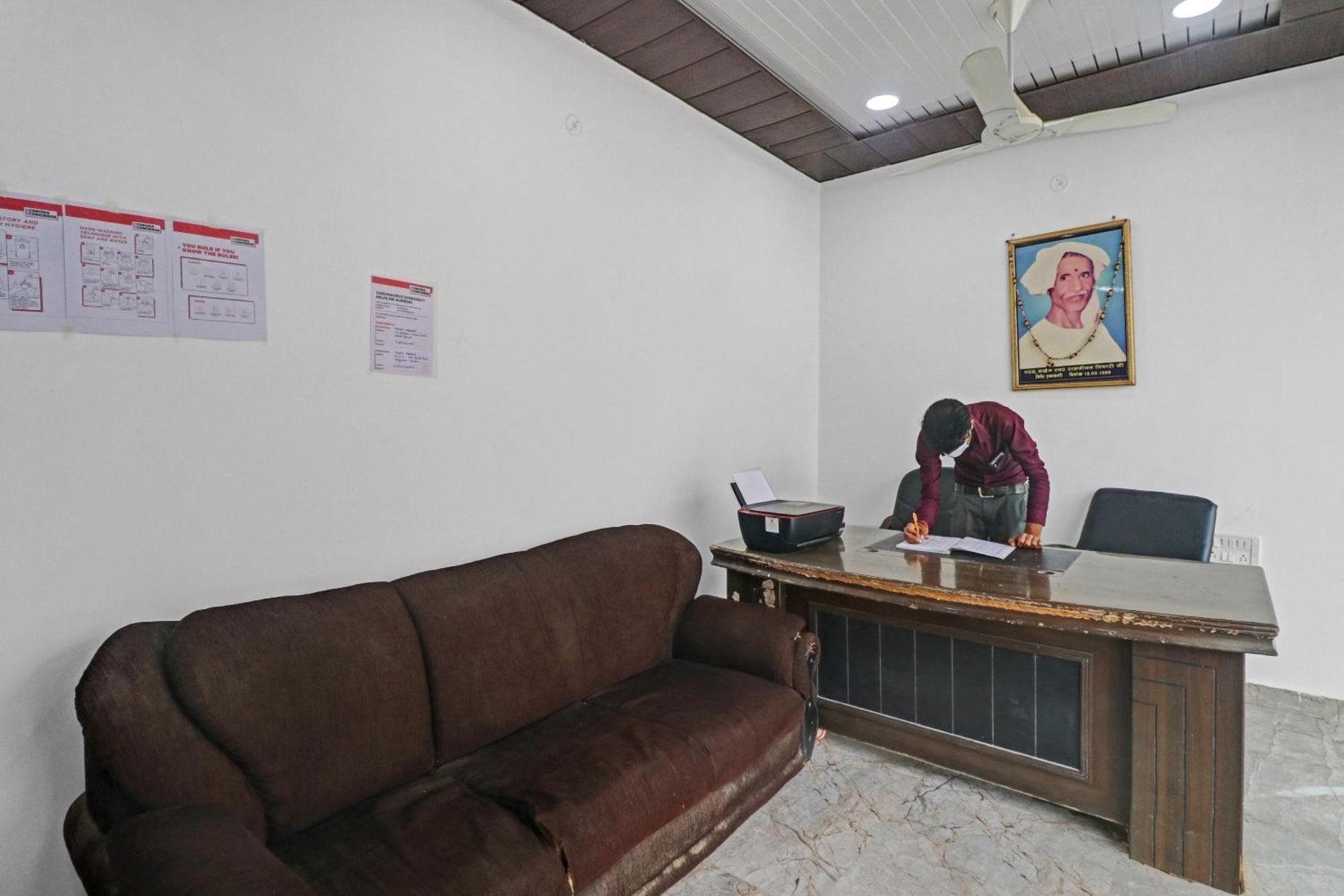 Hotel O Paras Palace Κανπούρ Εξωτερικό φωτογραφία